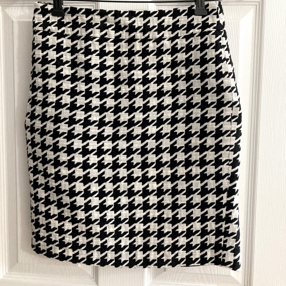 Ann Taylor Business Women Formal Skirt -Size Small
